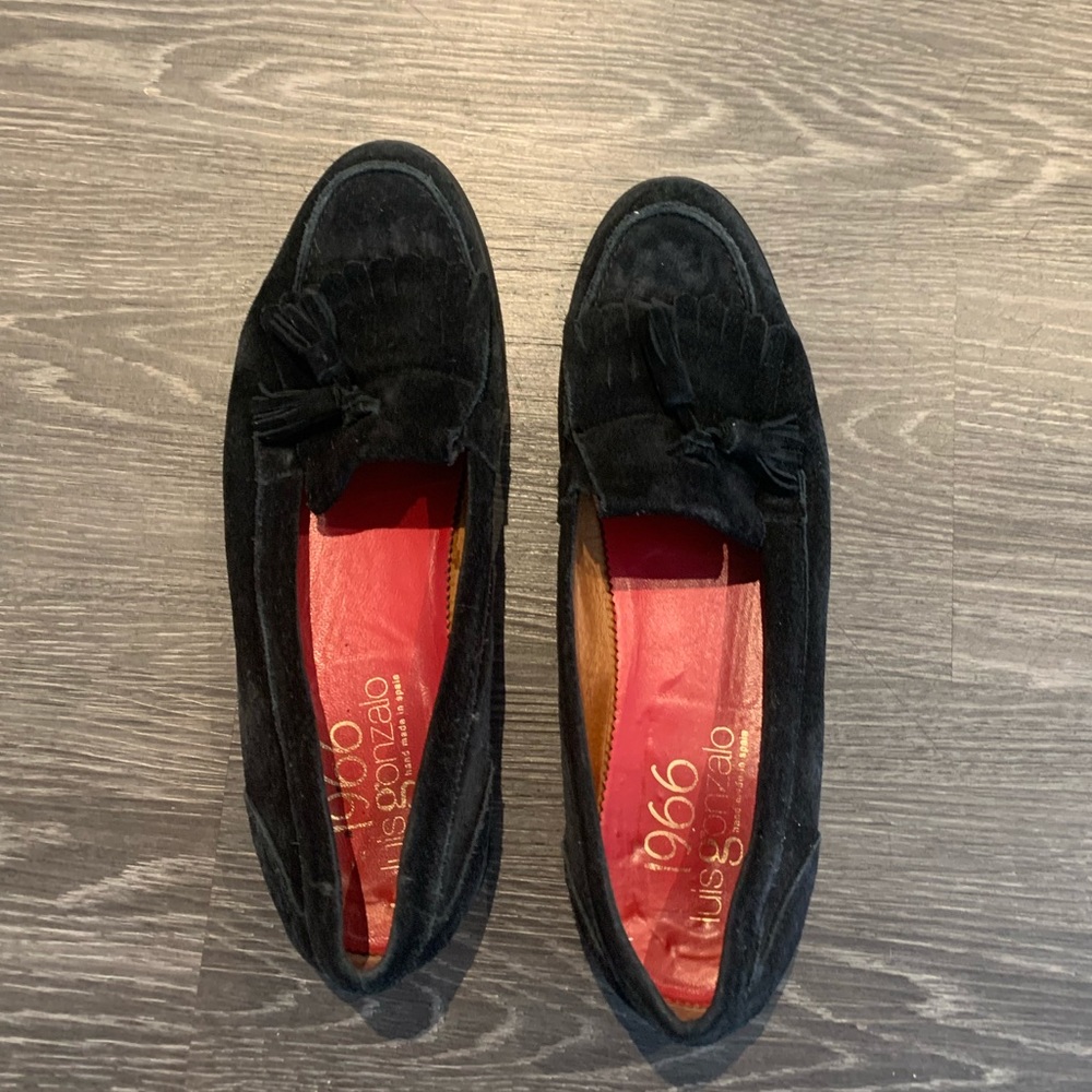 Black tassel suede loafers